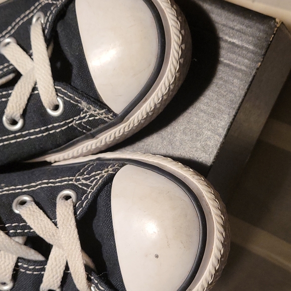 Converse - Picture 3 of 5